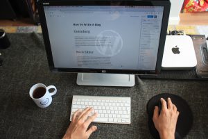 Why businesses should blog