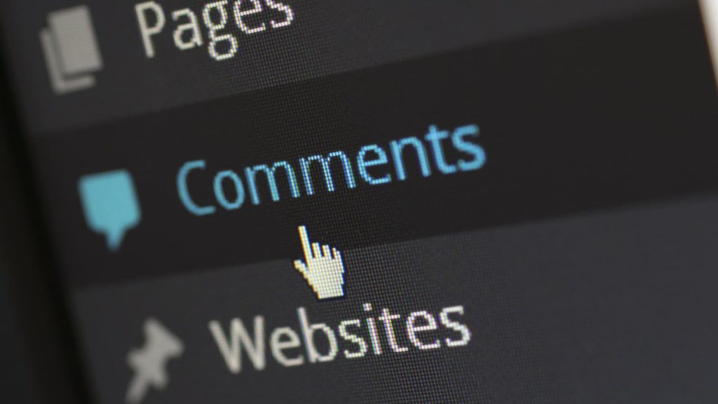 Managing blog comments